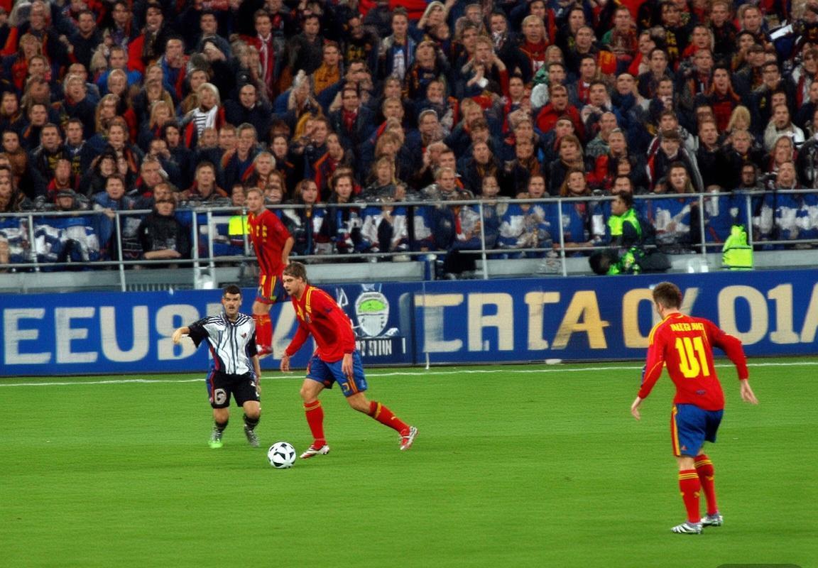 2008年欧洲杯决赛：西班牙德国巅峰对决解析